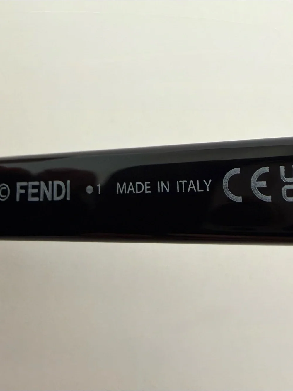 NEW!!! Fendi black cat eye sunglasses FE50205I 01A Authentic